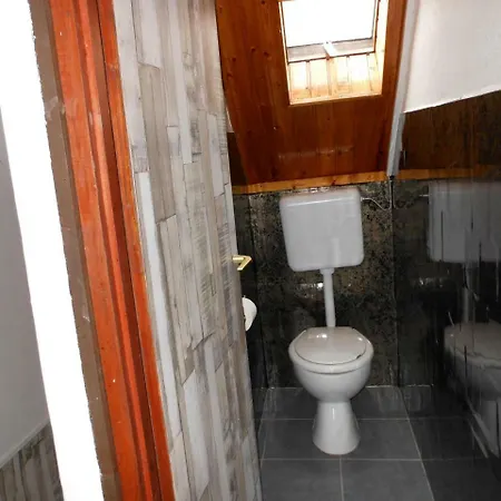 Vilmos Apartman Apartman *