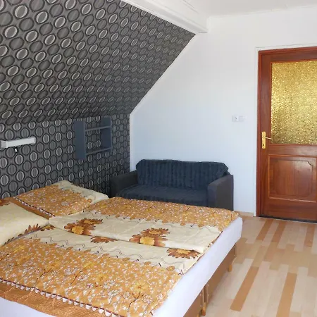 Vilmos Apartman Apartman *