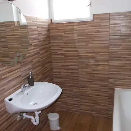 Vilmos Apartman Apartman *