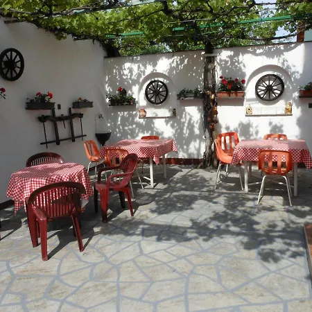 Vilmos Apartman Apartman *