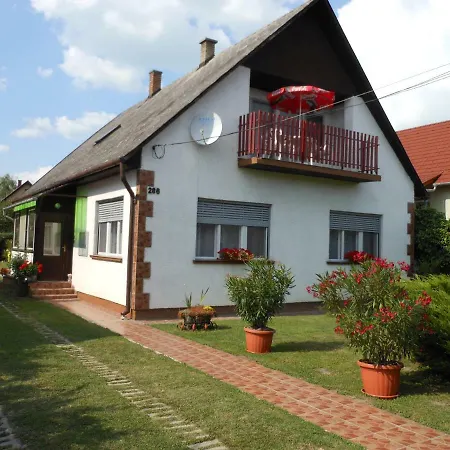 Vilmos Apartman Apartman *